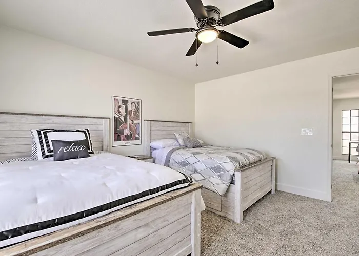 Hot Tub! Family-friendly Home, 8 Mi To Westgate Glendale